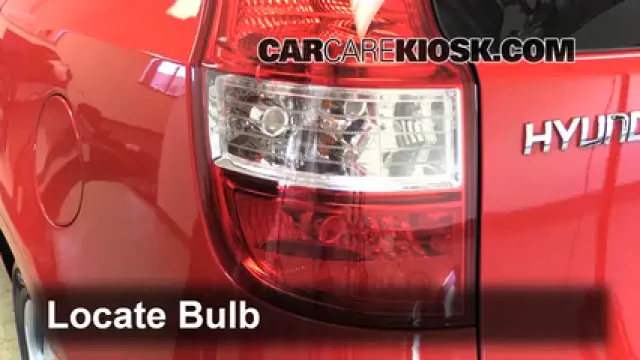 2011 Hyundai Elantra Touring GLS 2.0L 4 Cyl. Éclairage Feux de marche arrière (remplacer une ampoule)